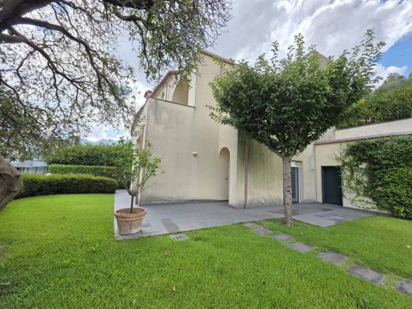 casa indipendente in vendita a Cava de' Tirreni in zona San Lorenzo