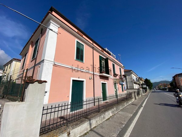 appartamento in vendita a Cava de' Tirreni in zona Centro Storico / Scacciaventi