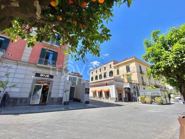negozio in vendita a Cava de' Tirreni in zona Centro Storico / Scacciaventi