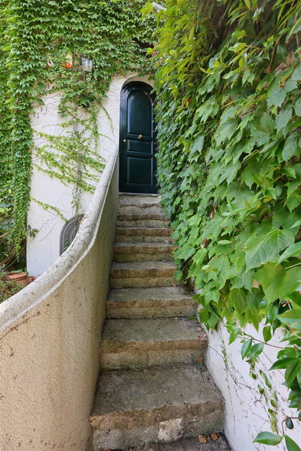 esavano in vendita a Cava de' Tirreni in zona Castagneto / Corpo di Cava
