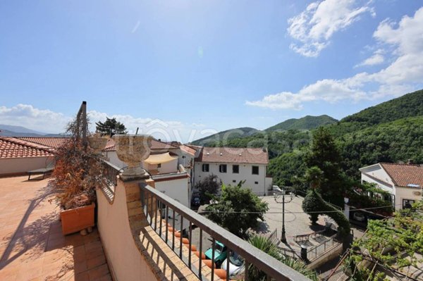 casa indipendente a Cava de' Tirreni in zona Castagneto / Corpo di Cava