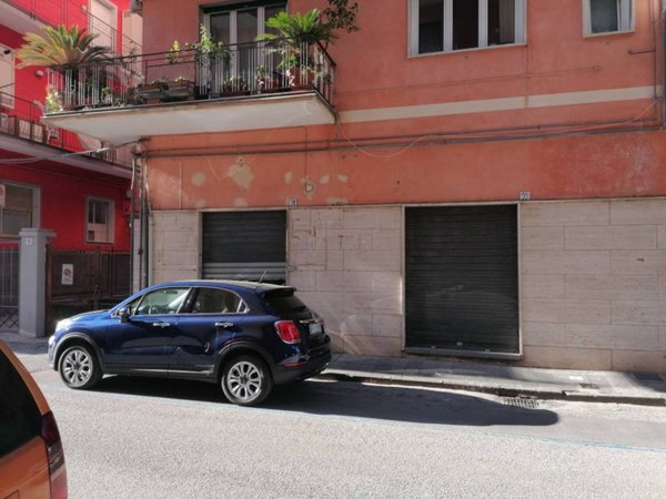 negozio in vendita a Cava de' Tirreni in zona Centro Storico / Scacciaventi