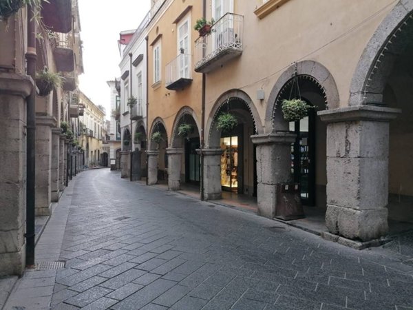 locale commerciale in vendita a Cava de' Tirreni