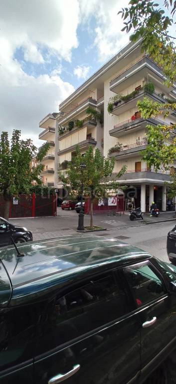 locale di sgombero in vendita a Cava de' Tirreni