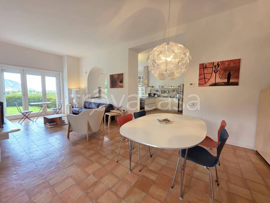 casa indipendente in vendita a Cava de' Tirreni in zona San Lorenzo