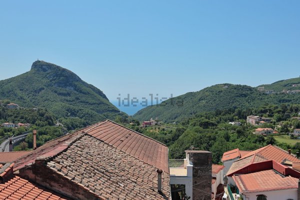 appartamento in vendita a Cava de' Tirreni in zona Rotolo