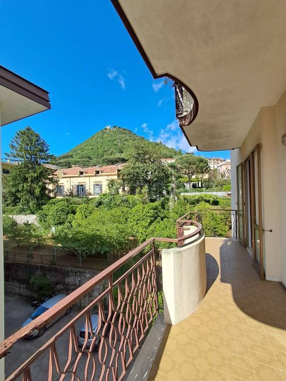 appartamento in vendita a Cava de' Tirreni in zona Centro Storico / Scacciaventi