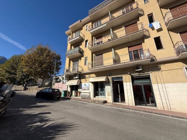 appartamento in vendita a Cava de' Tirreni in zona Centro Storico / Scacciaventi
