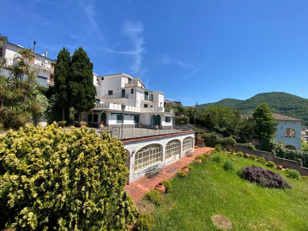 casa indipendente in vendita a Cava de' Tirreni in zona Annunziata