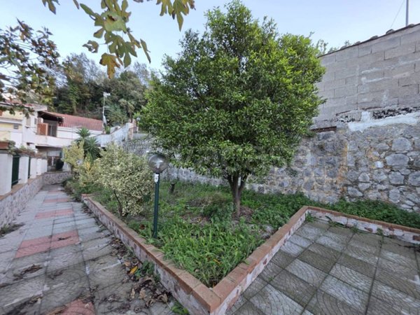 appartamento in vendita a Cava de' Tirreni in zona Centro Storico / Scacciaventi