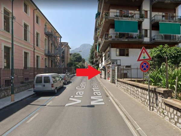 negozio in vendita a Cava de' Tirreni