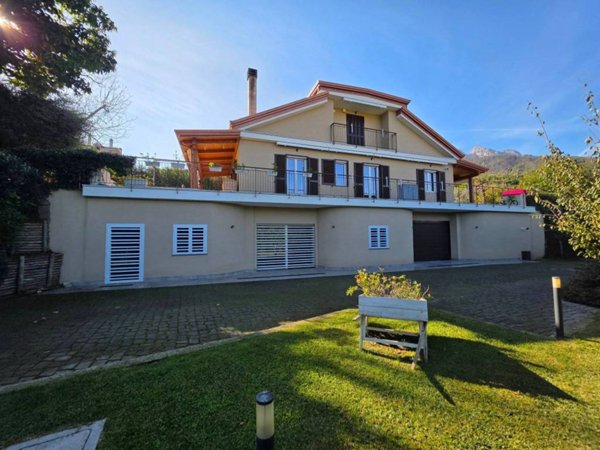 casa indipendente in vendita a Cava de' Tirreni in zona San Cesareo