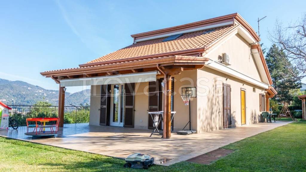 casa indipendente in vendita a Cava de' Tirreni in zona San Cesareo