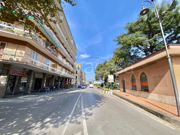 negozio in vendita a Cava de' Tirreni