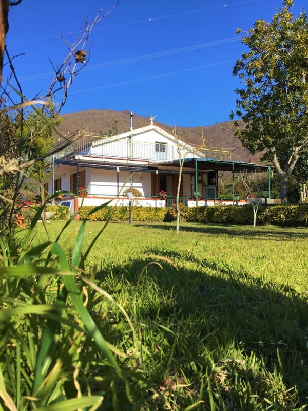 casa indipendente in vendita a Cava de' Tirreni in zona San Giuseppe al Pennino