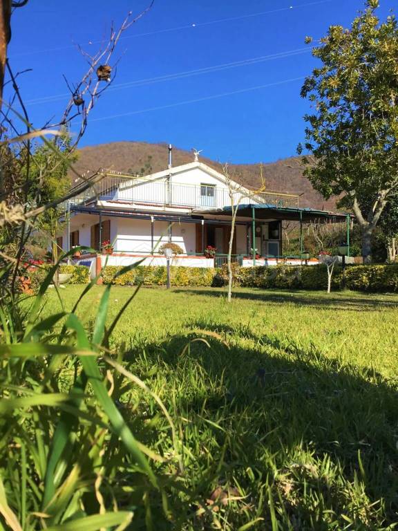 casa indipendente in vendita a Cava de' Tirreni in zona San Giuseppe al Pennino