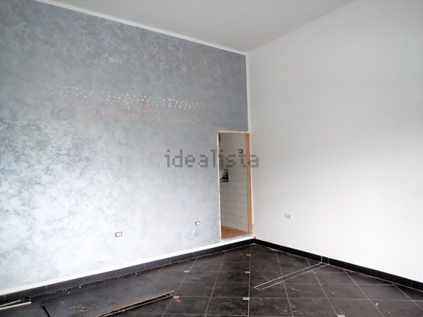 locale commerciale in vendita a Cava de' Tirreni