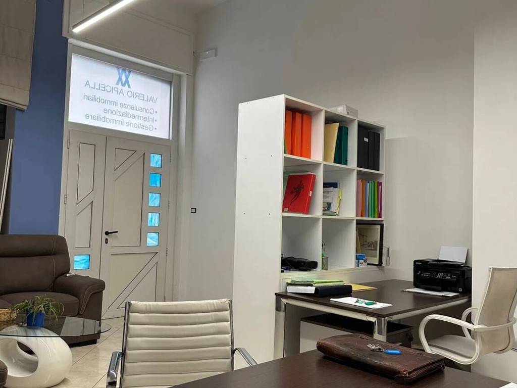negozio in vendita a Cava de' Tirreni