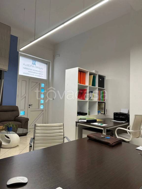 negozio in vendita a Cava de' Tirreni