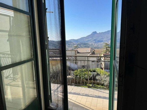 casa indipendente in vendita a Cava de' Tirreni in zona Annunziata