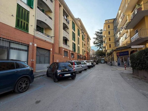 negozio in vendita a Cava de' Tirreni