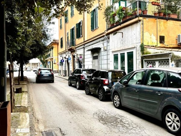 negozio in vendita a Cava de' Tirreni