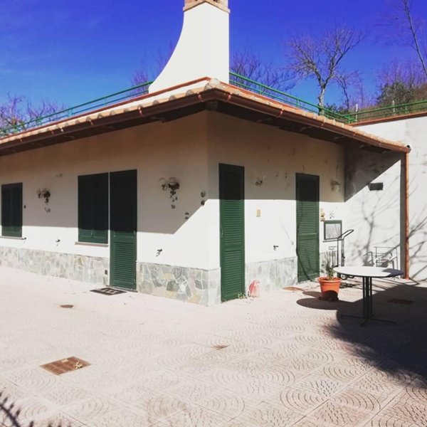 appartamento in vendita a Cava de' Tirreni in zona Petrellosa