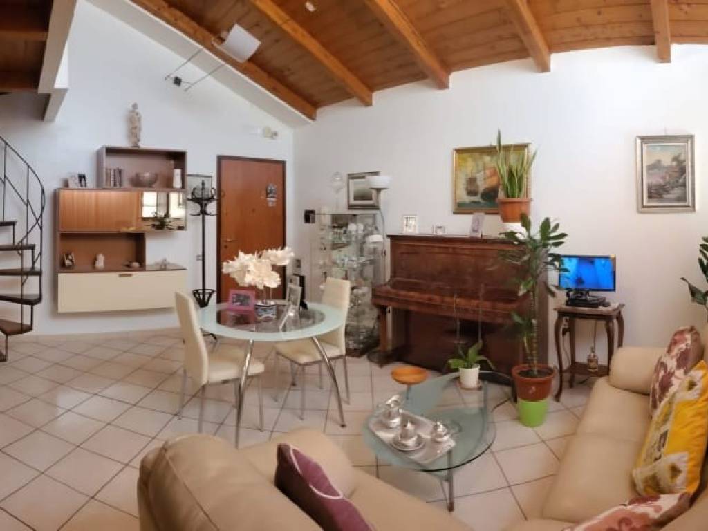 appartamento in vendita a Cava de' Tirreni in zona Centro Storico / Scacciaventi