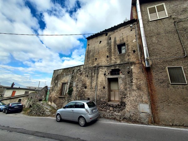 casa indipendente in vendita a Cava de' Tirreni in zona Santa Lucia