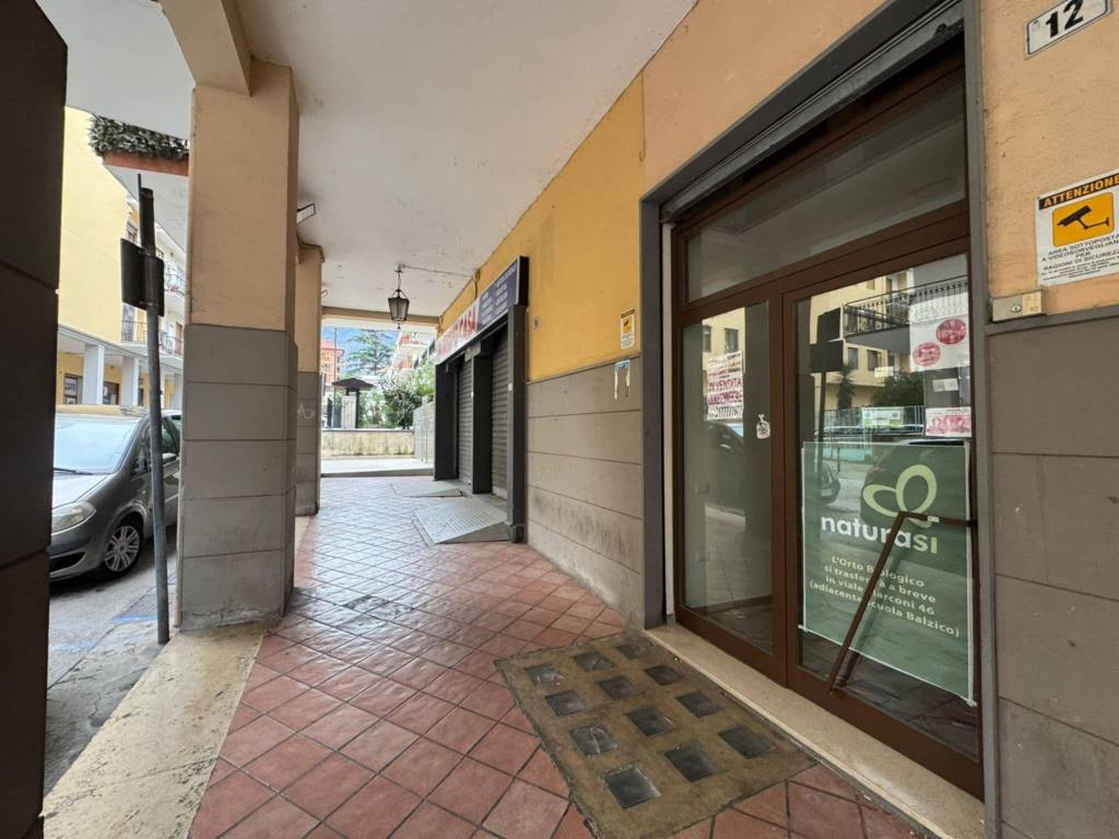 negozio in vendita a Cava de' Tirreni
