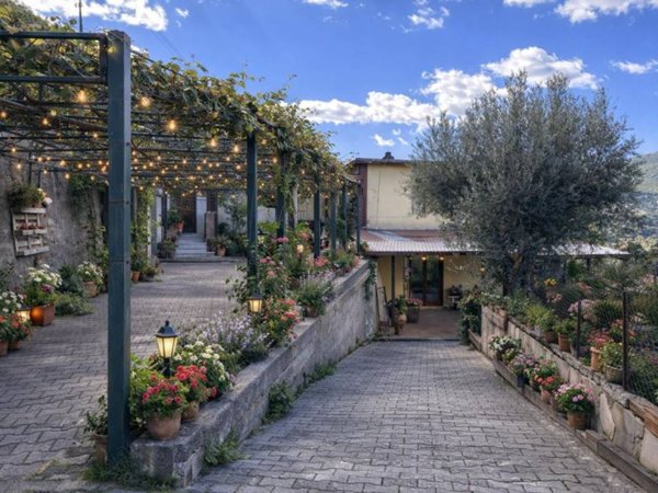 casa indipendente in vendita a Cava de' Tirreni