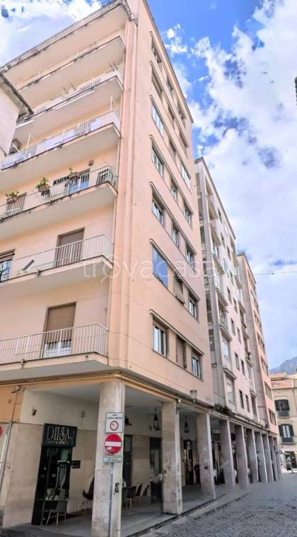 appartamento in vendita a Cava de' Tirreni in zona Centro Storico / Scacciaventi