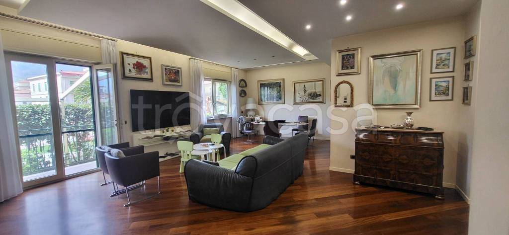 appartamento in vendita a Cava de' Tirreni in zona Centro Storico / Scacciaventi