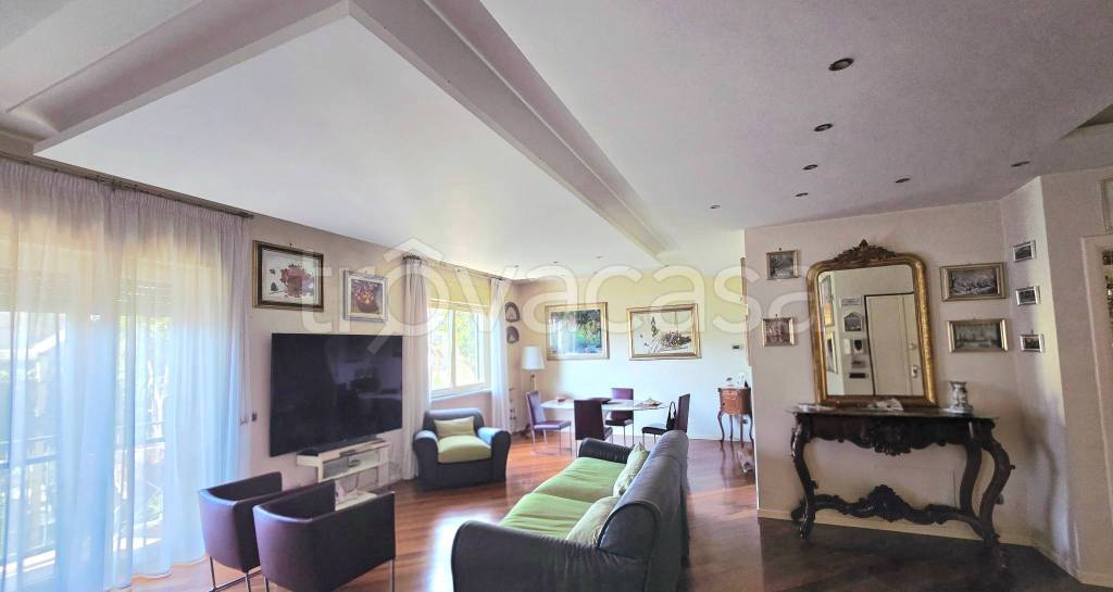 appartamento in vendita a Cava de' Tirreni in zona Centro Storico / Scacciaventi