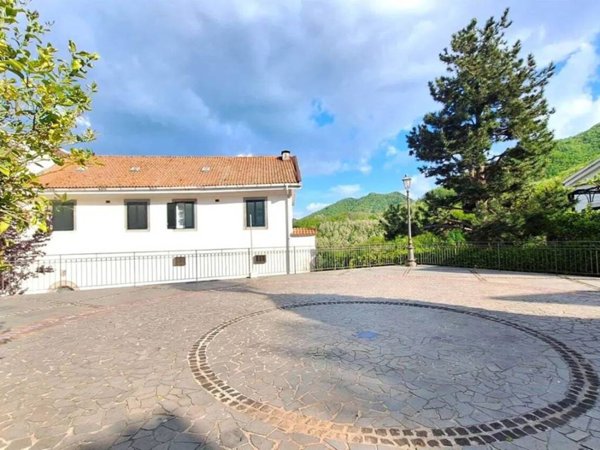 appartamento in vendita a Cava de' Tirreni in zona Castagneto / Corpo di Cava
