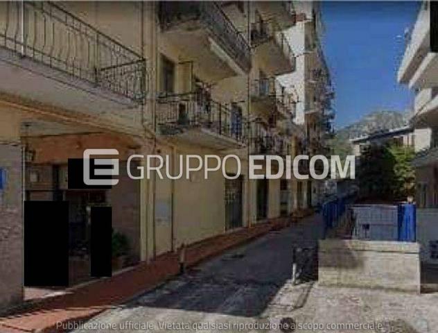 negozio in vendita a Cava de' Tirreni