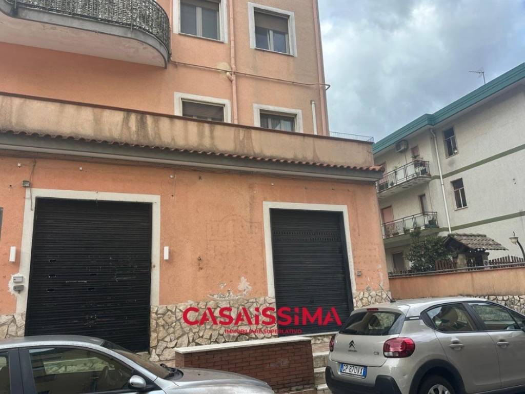 negozio in vendita a Cava de' Tirreni