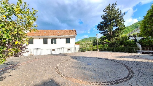 appartamento in vendita a Cava de' Tirreni in zona Castagneto / Corpo di Cava