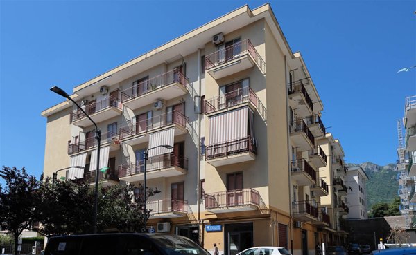 appartamento in vendita a Cava de' Tirreni in zona Centro Storico / Scacciaventi