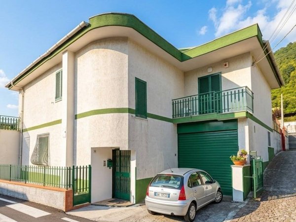 casa indipendente in vendita a Cava de' Tirreni in zona San Martino
