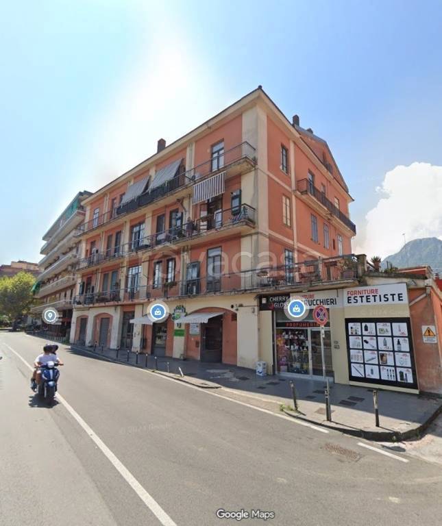 negozio in vendita a Cava de' Tirreni