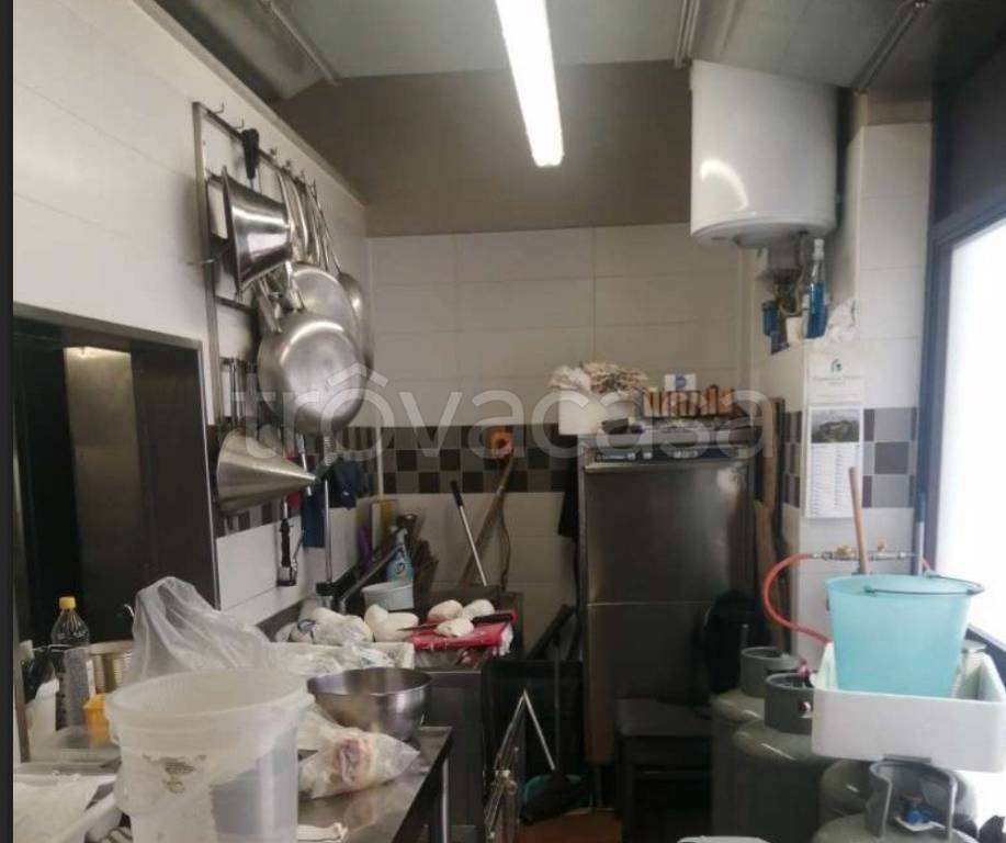 negozio in vendita a Cava de' Tirreni