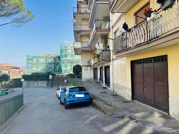 locale di sgombero in vendita a Cava de' Tirreni