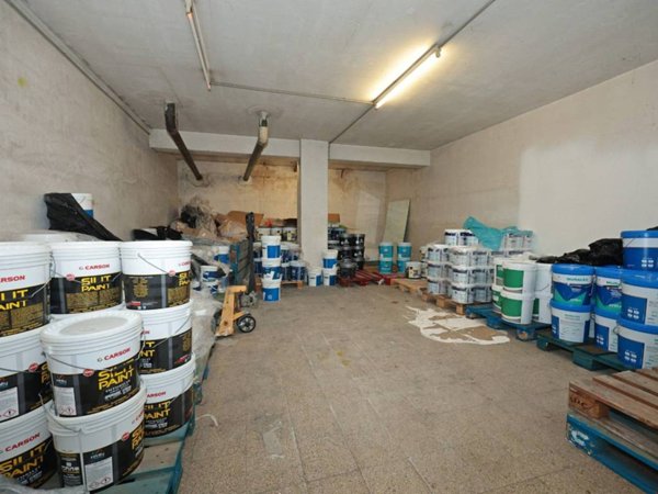 locale commerciale in vendita a Cava de' Tirreni