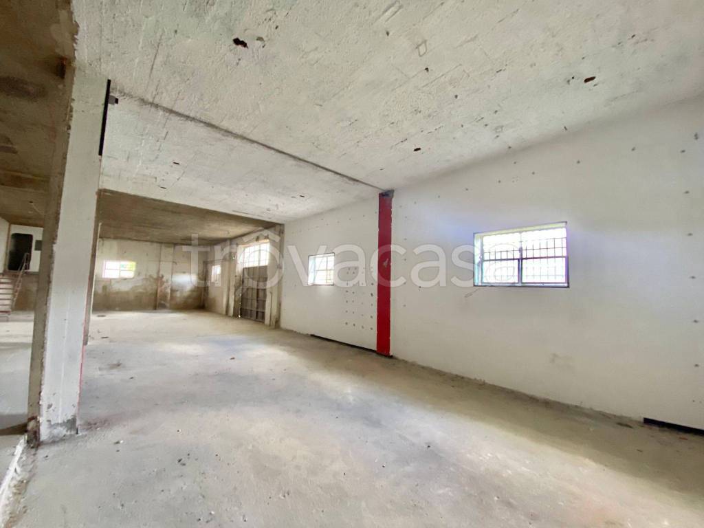 locale commerciale in vendita a Cava de' Tirreni