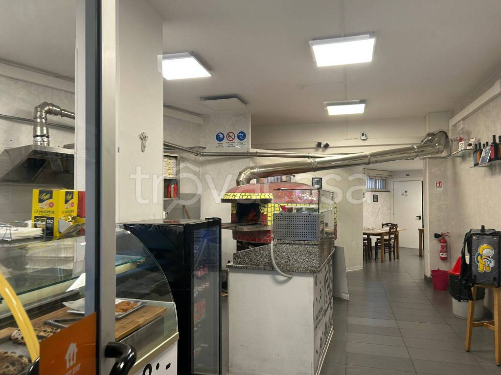 negozio in vendita a Cava de' Tirreni