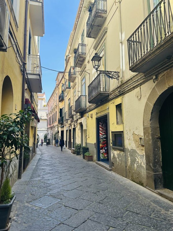negozio in vendita a Cava de' Tirreni