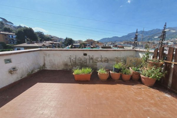 appartamento in vendita a Cava de' Tirreni in zona Centro Storico / Scacciaventi
