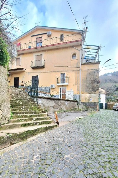 appartamento in vendita a Cava de' Tirreni in zona Pregiato