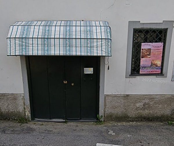 negozio in vendita a Cava de' Tirreni in zona Centro Storico / Scacciaventi